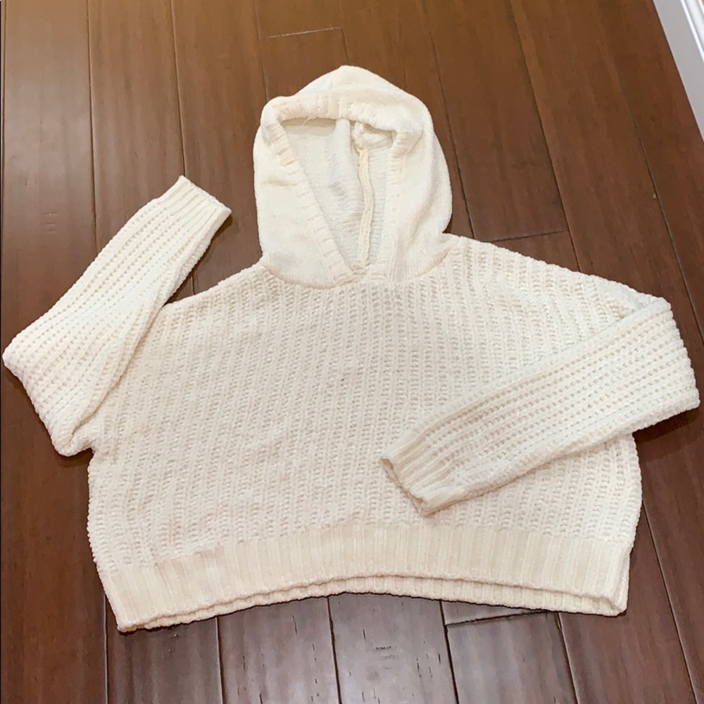 Crop hooded sweater